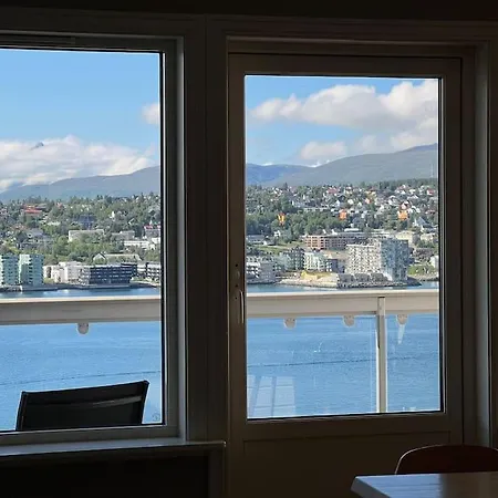 Beautiful Floor With Panorama View Hjorten