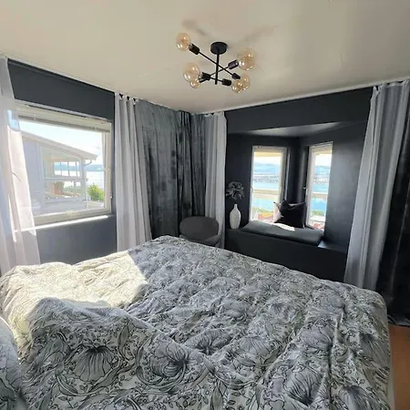 Апартаменты Beautiful Floor With Panorama View Hjorten