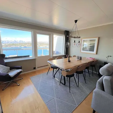 Beautiful Floor With Panorama View * Hjorten